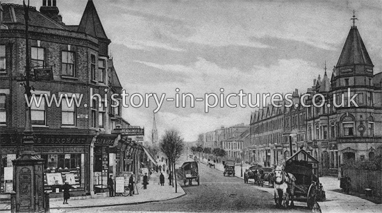 Street Scenes - Great Britain - England - London - West London - Ealing - Old and Local Historic 