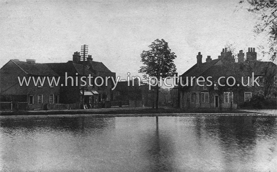 Street Scenes - Great Britain - England - Essex - Writtle - Pond ...